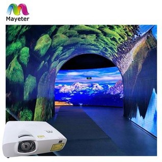 Proiettore tunnel immersivo